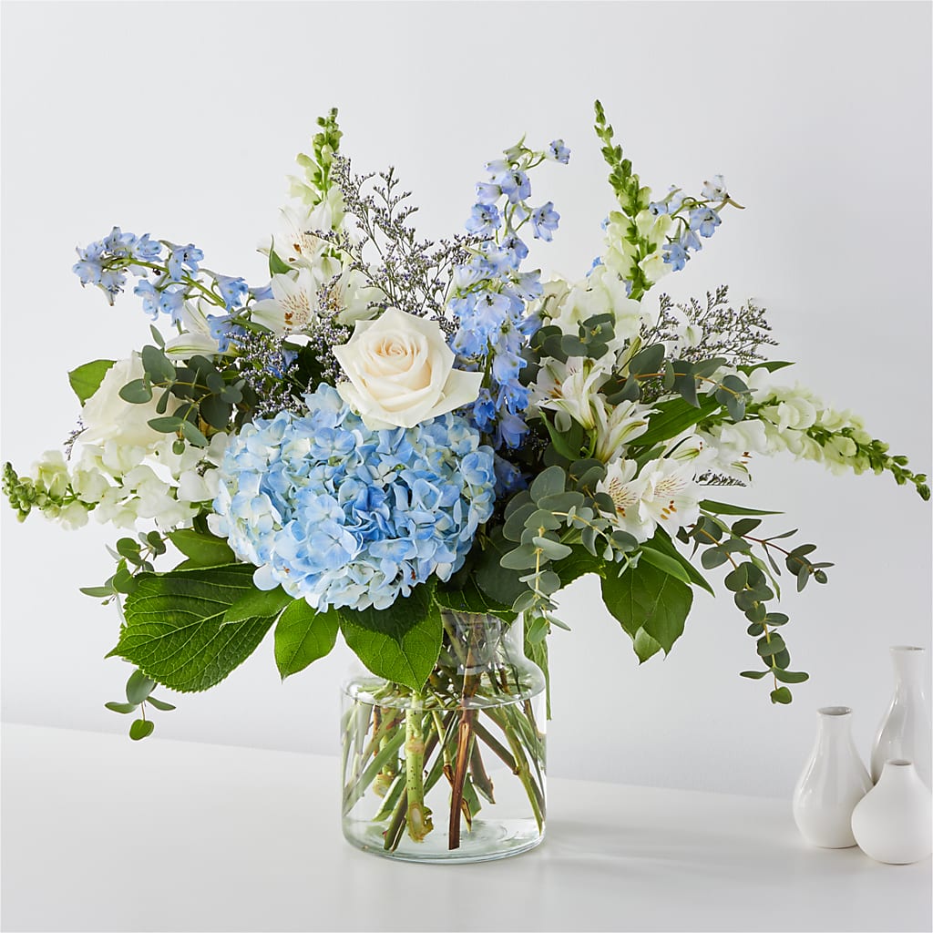 Coastal Blossom Bouquet – Vincent Fleuriste, Sainte-julie PQ