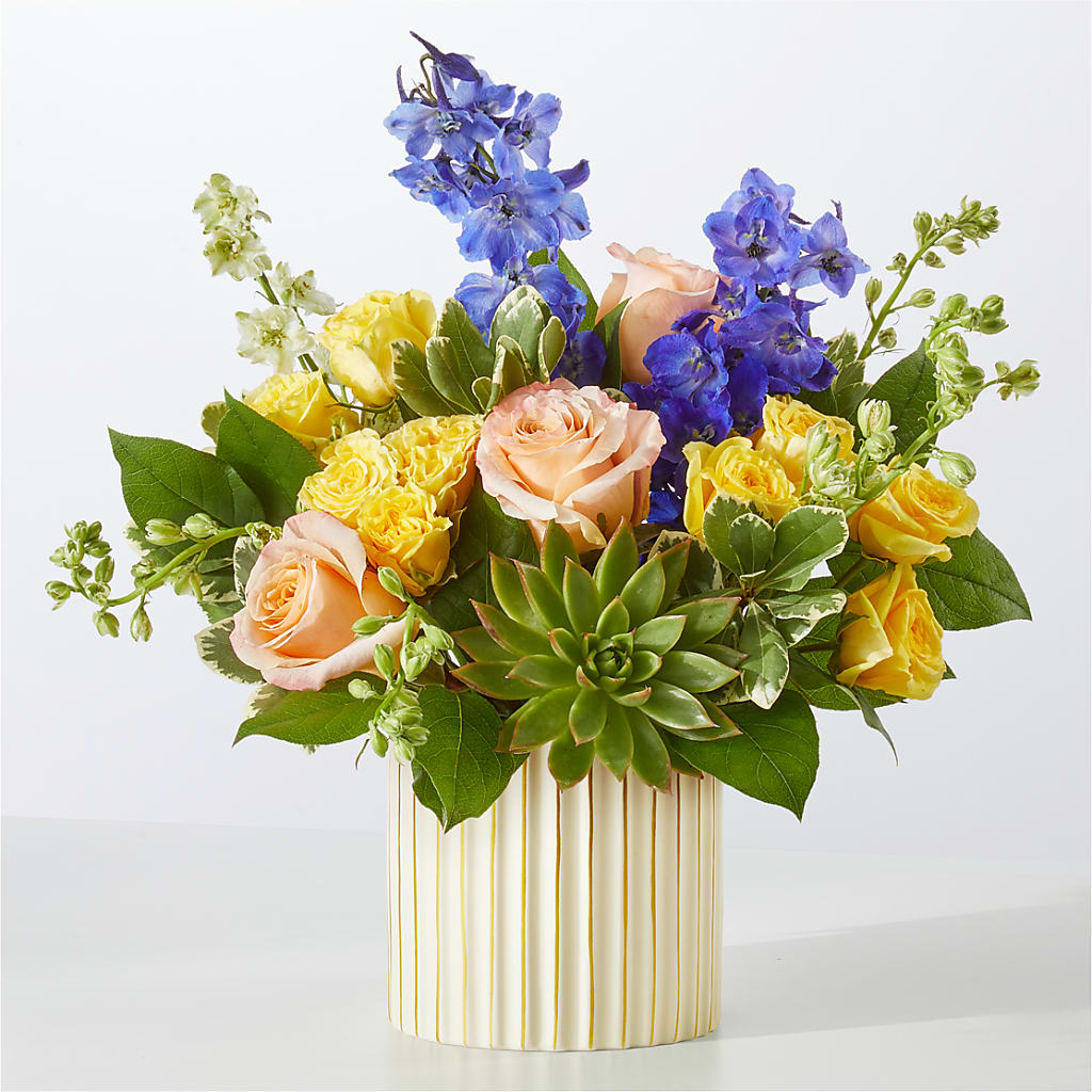 Cobalt Reverie Bouquet – Vincent Fleuriste, Sainte-julie PQ