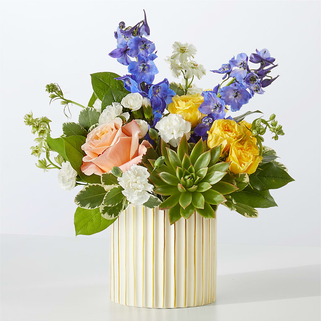 Cobalt Reverie Bouquet – Vincent Fleuriste, Sainte-julie PQ