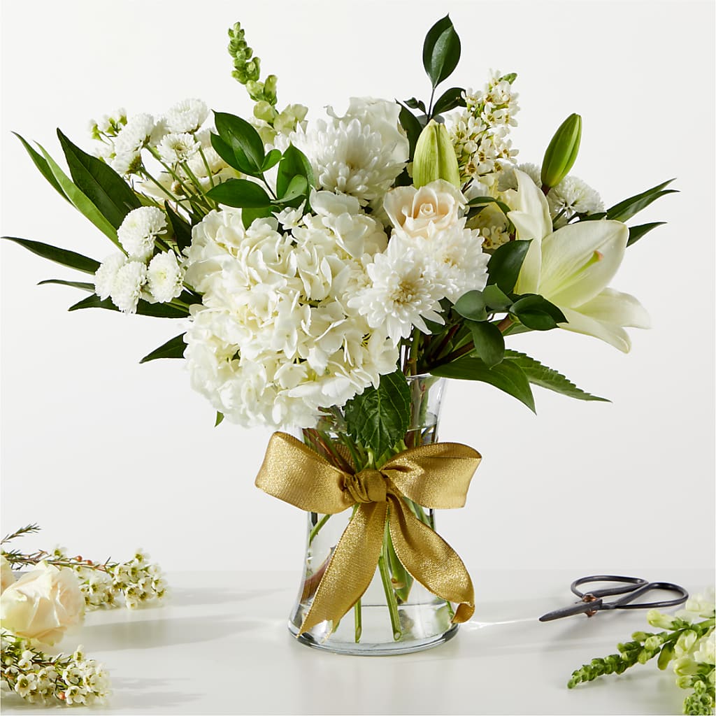 New Beginnings – A Florist Original – Vincent Fleuriste, Sainte-julie PQ