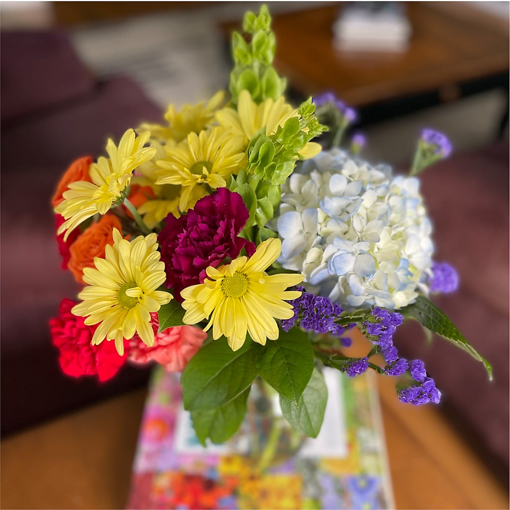 Summer Spectra - A Florist Original – Vincent Fleuriste, Sainte-julie PQ