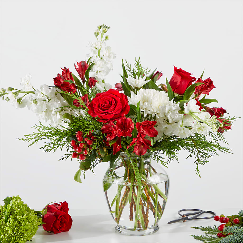 Merry Moment Bouquet – A Florist Original – Vincent Fleuriste, Sainte-julie PQ