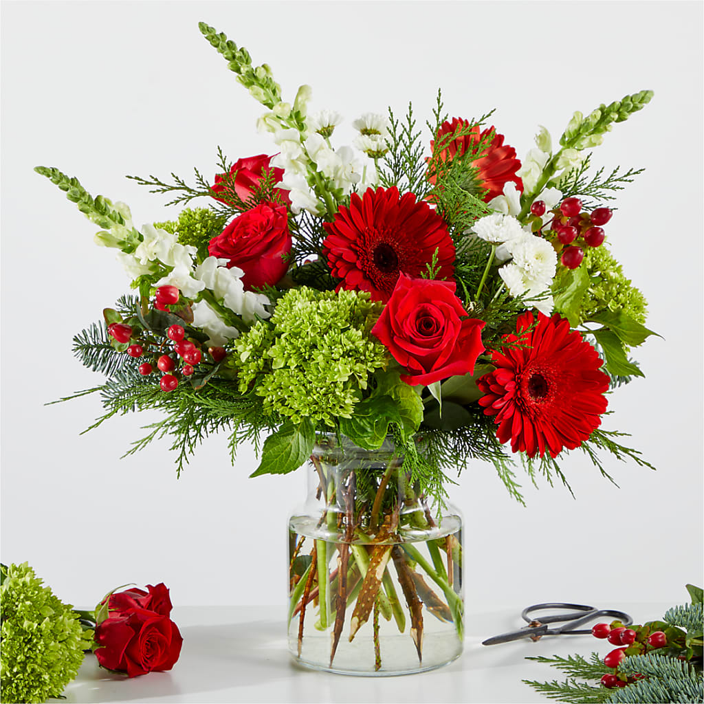 Merry Moment Bouquet – A Florist Original – Vincent Fleuriste, Sainte-julie PQ