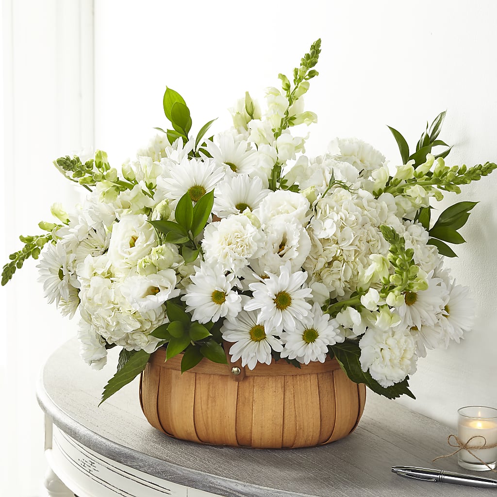 Pure Ivory Basket – Vincent Fleuriste, Sainte-julie PQ