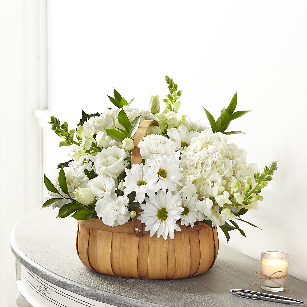 Pure Ivory Basket – Vincent Fleuriste, Sainte-julie PQ
