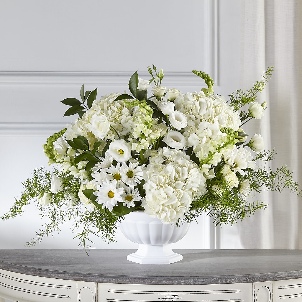 Love & Compassion Arrangement – Vincent Fleuriste, Sainte-julie PQ