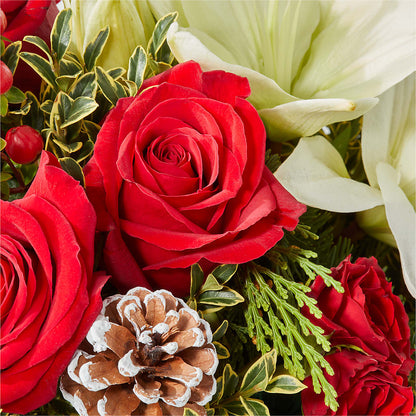 Snowy Wonderland Bouquet –  Vincent Fleuriste, Sainte-julie PQ