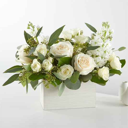 Fresh Linen Box Bouquet –  Vincent Fleuriste, Sainte-julie PQ