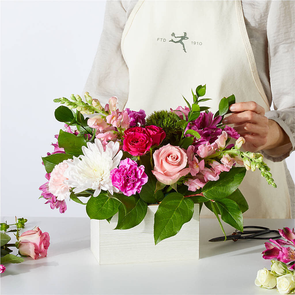 Sweetberry Box – A Florist Original –  Vincent Fleuriste, Sainte-julie PQ