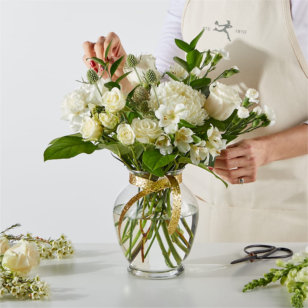 New Beginnings – A Florist Original –  Vincent Fleuriste, Sainte-julie PQ