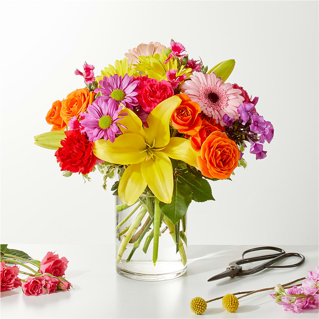 Cue the Confetti - A Florist Original –  Vincent Fleuriste, Sainte-julie PQ