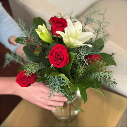 Glittering Lights Bouquet –  Vincent Fleuriste, Sainte-julie PQ