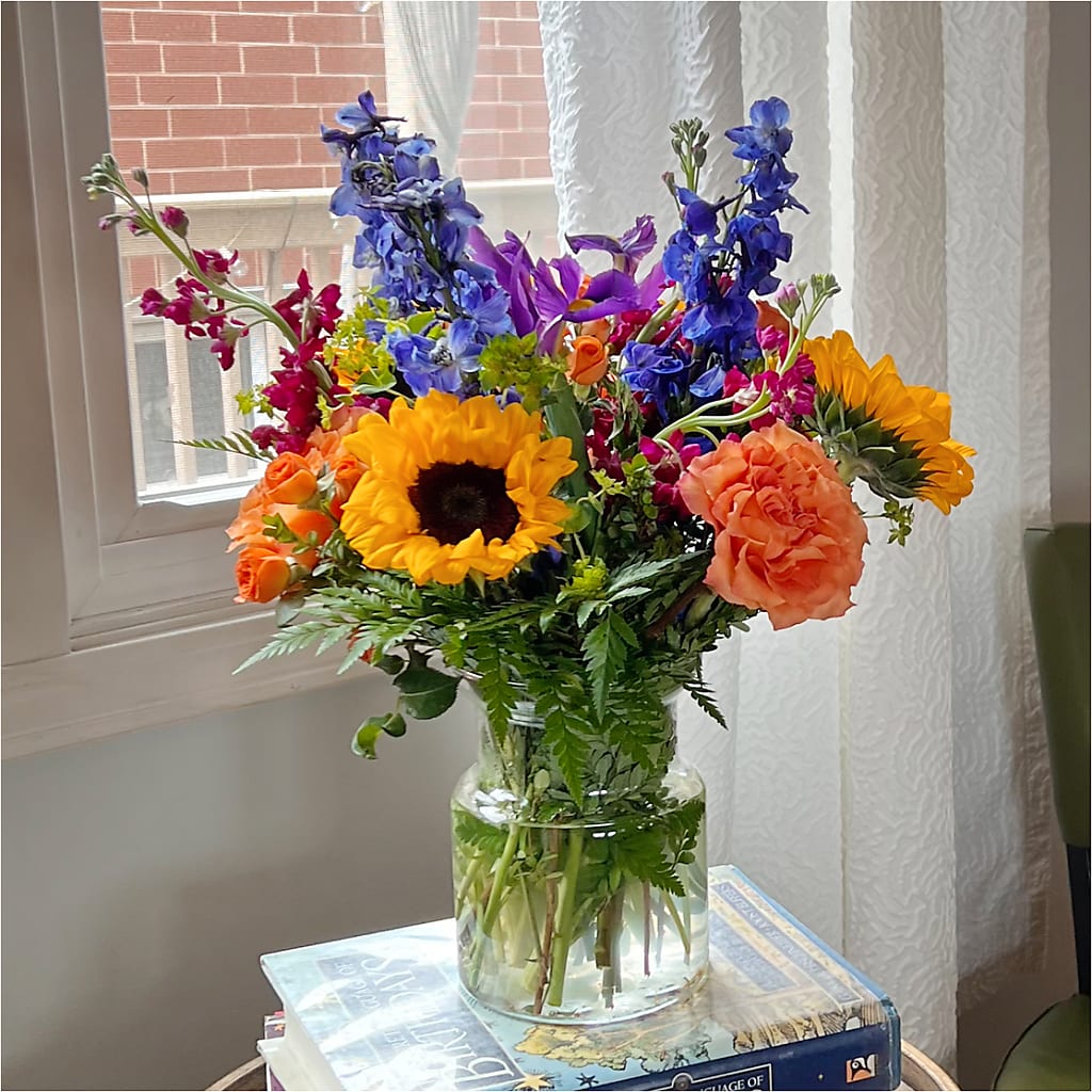 Rays of Life Bouquet –  Vincent Fleuriste, Sainte-julie PQ