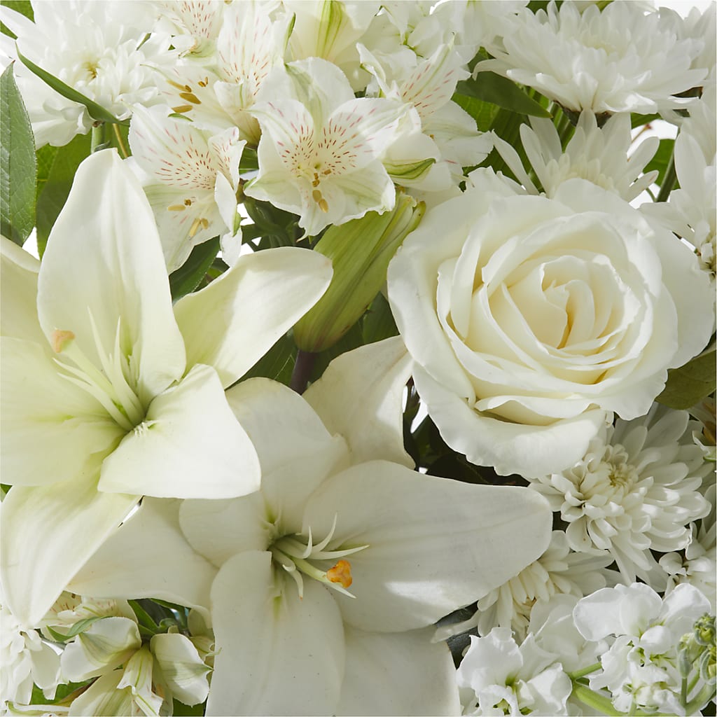 Peaceful Reflections Arrangement –  Vincent Fleuriste, Sainte-julie PQ