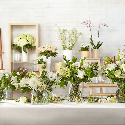 Classic Ivory – A Florist Original –  Vincent Fleuriste, Sainte-julie PQ