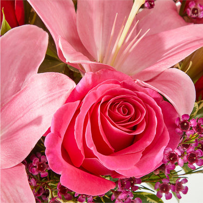 Lucky in Love Bouquet –  Vincent Fleuriste, Sainte-julie PQ