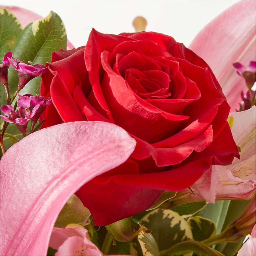 Lucky in Love Bouquet –  Vincent Fleuriste, Sainte-julie PQ