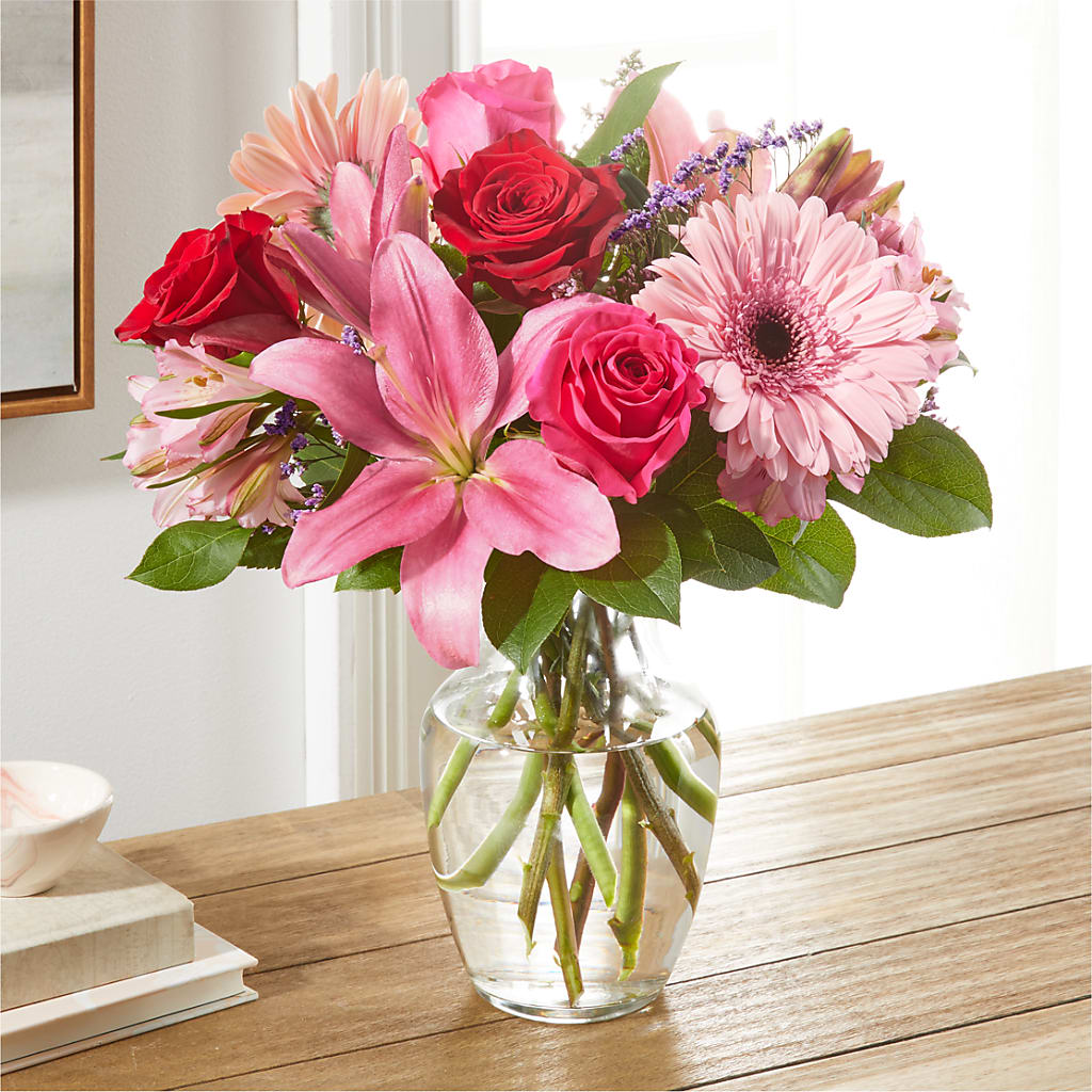 Lots of Love Bouquet –  Vincent Fleuriste, Sainte-julie PQ