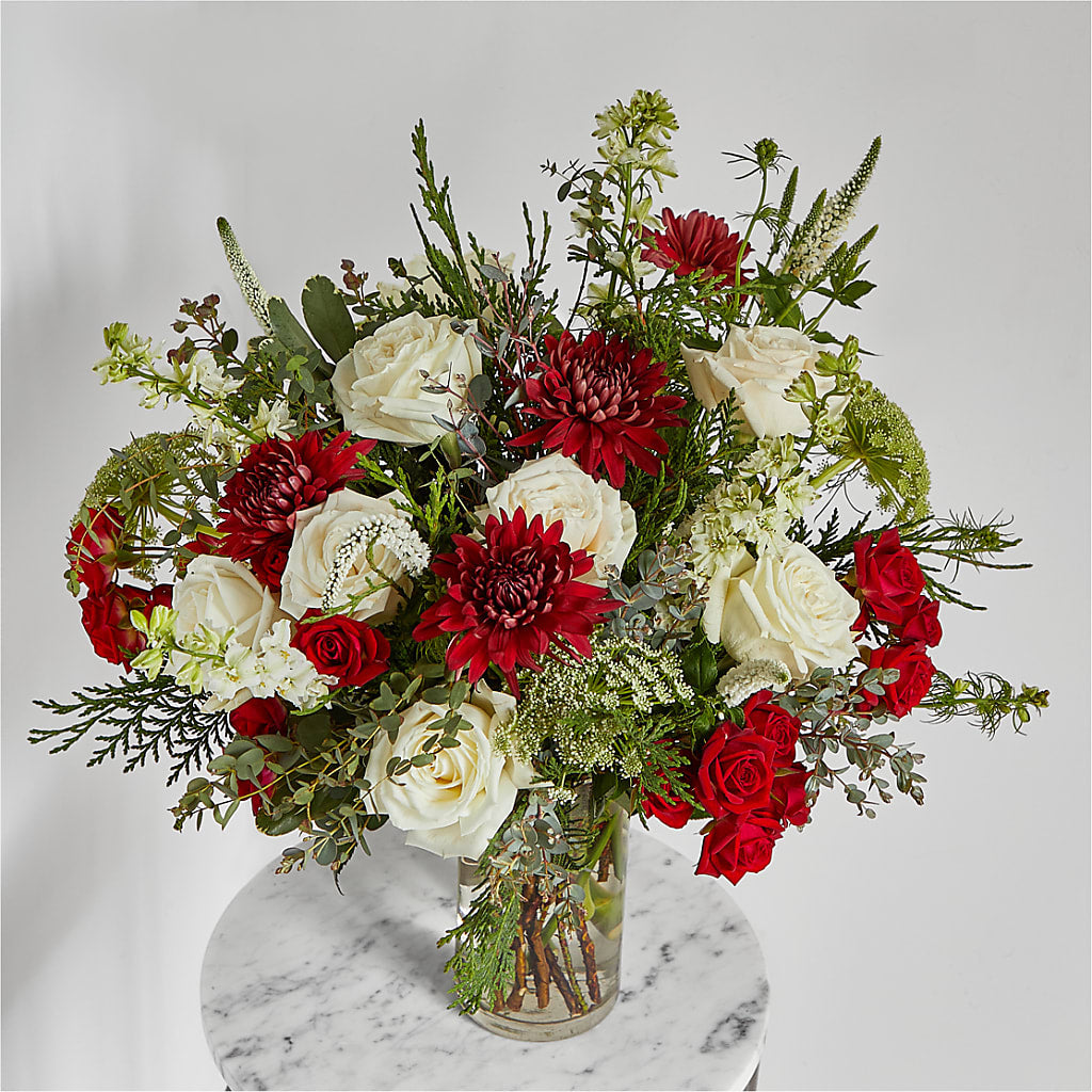Favorite Traditions Bouquet –  Vincent Fleuriste, Sainte-julie PQ