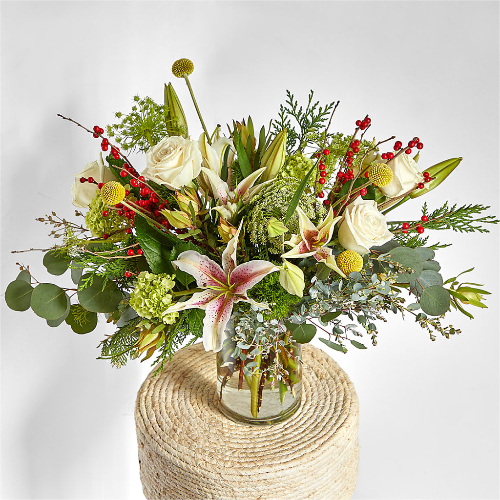Berry & Bright Bouquet –  Vincent Fleuriste, Sainte-julie PQ