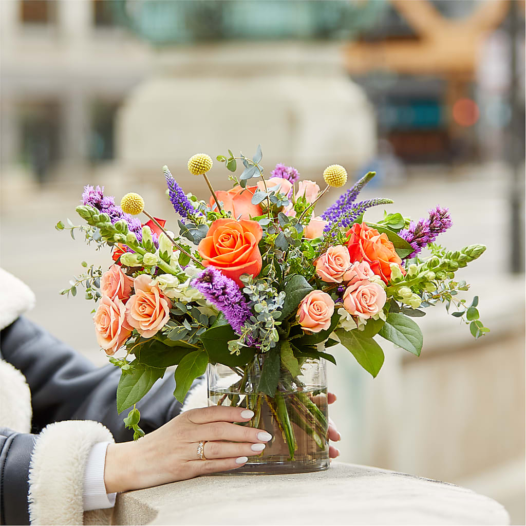 The Standout Bouquet –  Vincent Fleuriste, Sainte-julie PQ